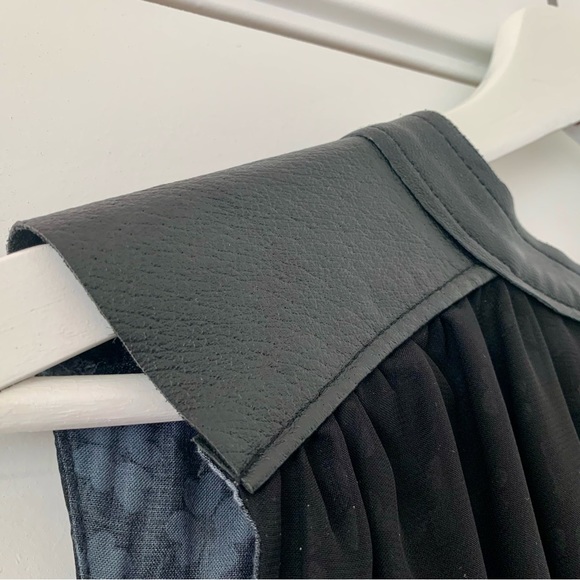 MOVING SALE | Women’s Urban Outfitters / Urban Renewal Sleeveless Blouse, Size S - Picture 3 of 5